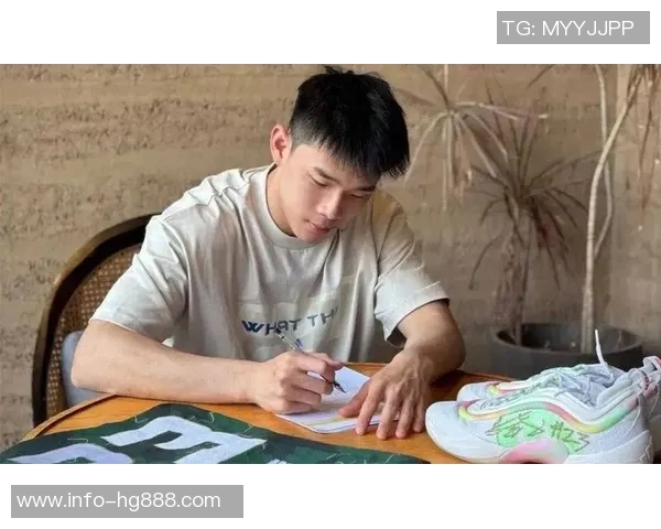 林葳脑后传球技惊四座德米尔接球轻松得分展现默契配合